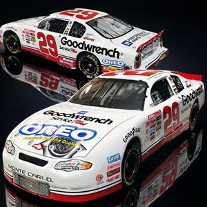 Kevin Harvick #29 Goodwrench Oreo 2001 Monte Carlo 1:24 Action NASCAR Diecast